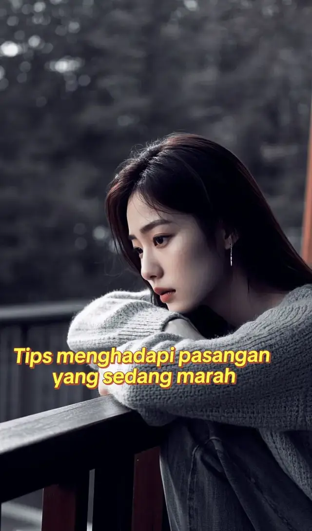 🌹Dengarkan tanpa menyela Biarkan pasangan mengungkapkan perasaannya sampai selesai. Terkadang, didengar lebih penting daripada diberi solusi. 🌹Jangan membalas dengan emosi Kemarahan yang dibalas kemarahan hanya akan memperbesar masalah. Tetap tenang agar suasana lebih mudah mereda. 🌹Pahami penyebab kemarahannya Fokus pada akar masalah, bukan hanya pada nada bicara atau ekspresi emosinya. 🌹Akui kesalahan jika memang salah Permintaan maaf yang tulus sering kali lebih menenangkan daripada seribu alasan pembelaan. 🌹Berikan ruang jika diperlukan Ada orang yang membutuhkan waktu untuk menenangkan diri sebelum siap berbicara kembali. 🌹Gunakan kata-kata yang lembut Kalimat seperti, 