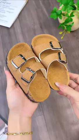 ( FROM Nhỏ ) Dép Lê Da lộn 2 quai khoá điều chỉnh cho bé #depchobe #depxinhchobe #mẹmiko #xuhuong 