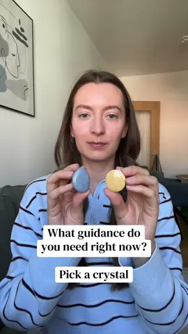 Book a session with me through my website! ☺️ #tarotreading #dailytarot #tarotguidance #positiveenergy #mindset 