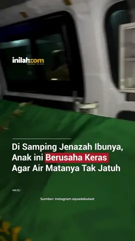 Sebuah video yang beredar di media sosial memperlihatkan momen mengharukan seorang anak laki-laki berada di dalam ambulans yang membawa jenazah ibunya. Dalam rekaman tersebut, sang anak tampak berusaha menahan air mata sambil duduk di samping ayahnya. Ayahnya pun terlihat berupaya memberikan dukungan dan menguatkan putranya di tengah suasana duka. - Selengkapnya kunjungi website dengan klik link di bio atau download aplikasi di AppStore dan Google Play Store. #inilahNews #Ibu #Inilahcom #TitikTengah #titikcerah 