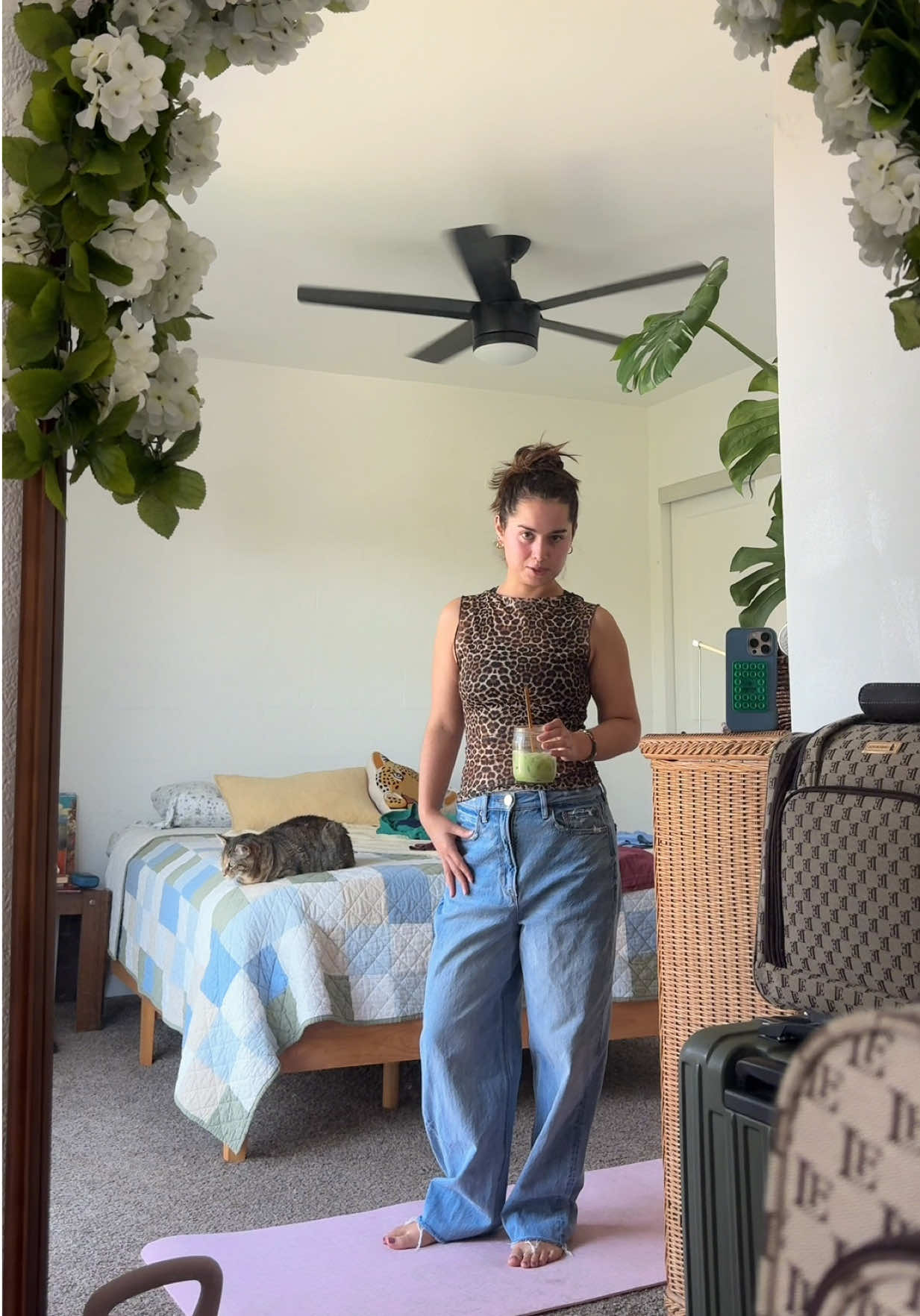 Happy Sunday finding cute stuff at the thrift store is the best!!! ⭐️  #fypagee #thrifthaul #thriftfinds #thriftstorefinds #thrifted 