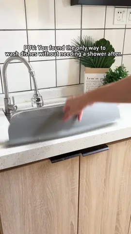 Messy counters? Problem solved. This splash guard is renter-friendly too. #homehacks #organizewithme #tiktokmademebuyit #amazonfinds #kitchenorganization 