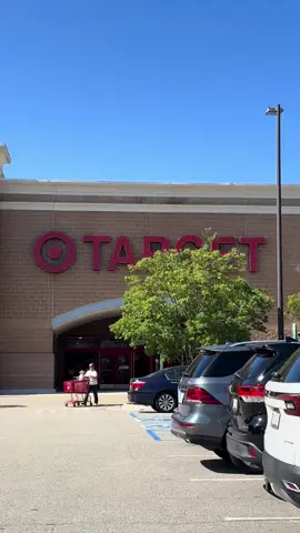 Mini @target run with @Munchkin 🐮☀️@Kale #combofeeding #getkale #IYKYK 🥬 #contentgrowth #creatorsearchinsights 