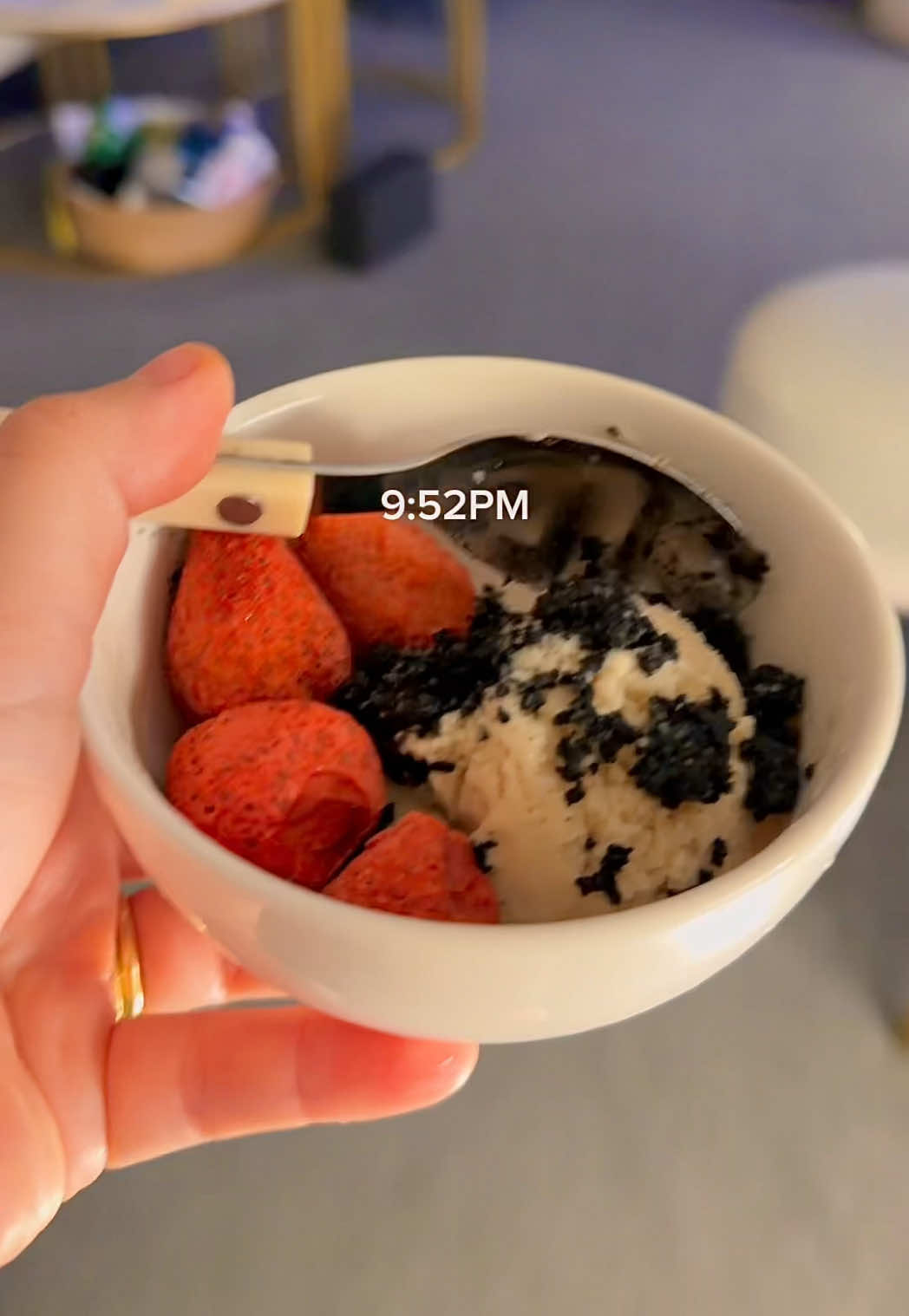 Homemade cottage cheese ice cream with homemade black sesame paste omg 😋🖤 #asmrvlog #childfreelife 