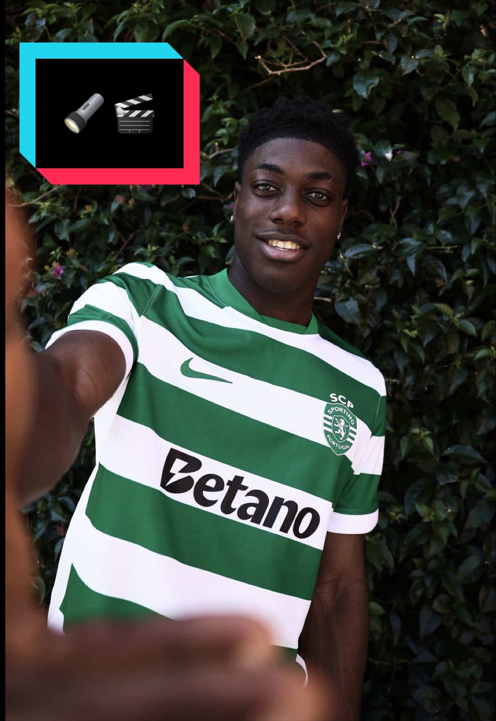 🔦 Luzes, câmara, acção 🎬 Behind the Scenes do vídeo de apresentação de Issa Doumbia ✨ #SportingCP #IssaDoumbia #SCP #TikTokDesporto 
