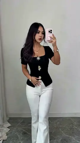 Women's Square Neck Slim Fit Chic Casual Top, Metal Button Split Hem Short Sleeve Blouse, Stylish and Comfortable Daily Wear #amazonfashion #blouse #girlsfashion #womensoutfits #womensclothingtiktokshop #womencutesummertops #womenssummeroutfit #womenssummerfashion #tankinisummeroutfit #highwaistpantsforwomen