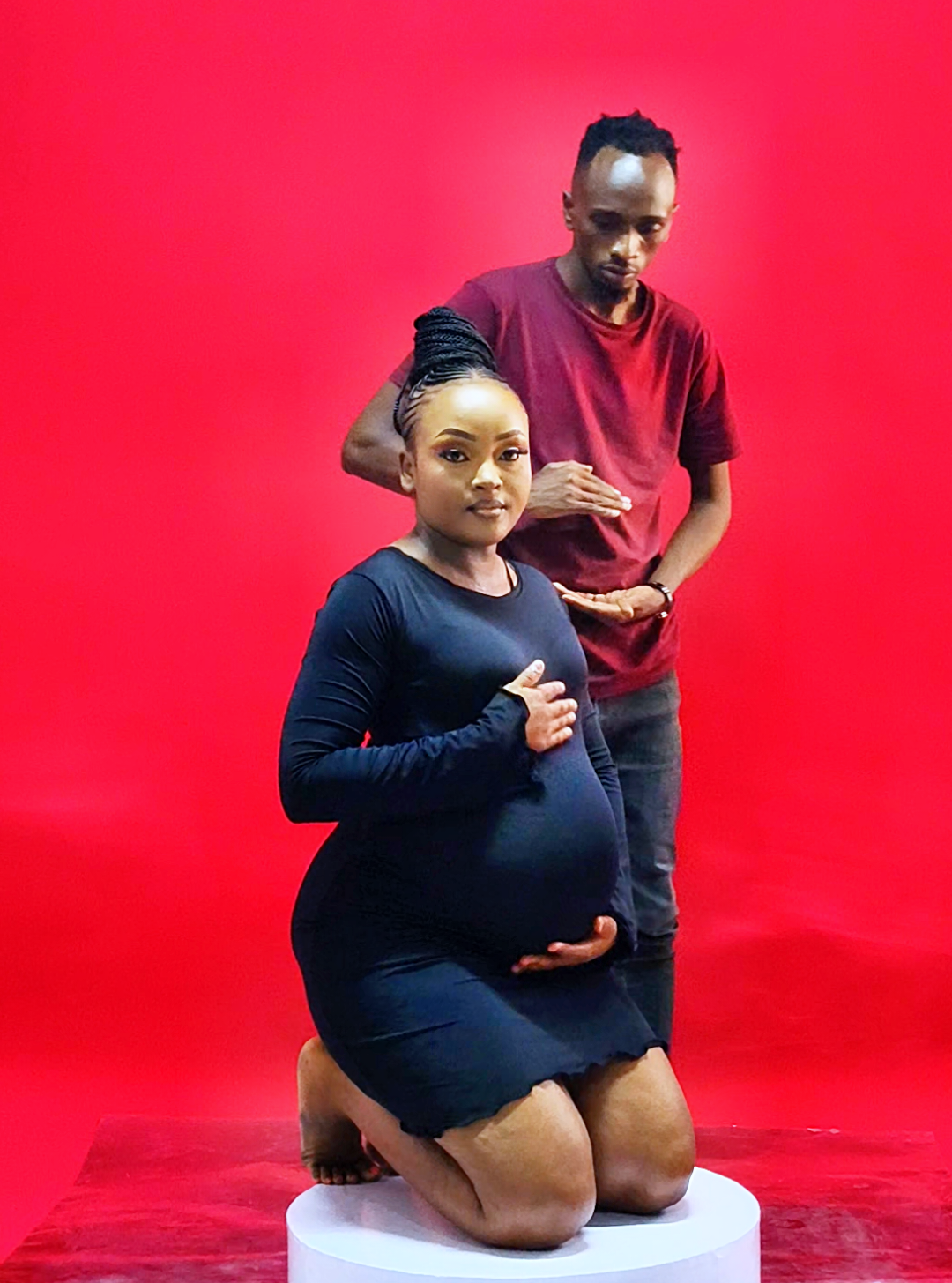 Birthday Photoshoot poses #Birthday #BestFriends #birthdaycake #coupleshoot #Happy 