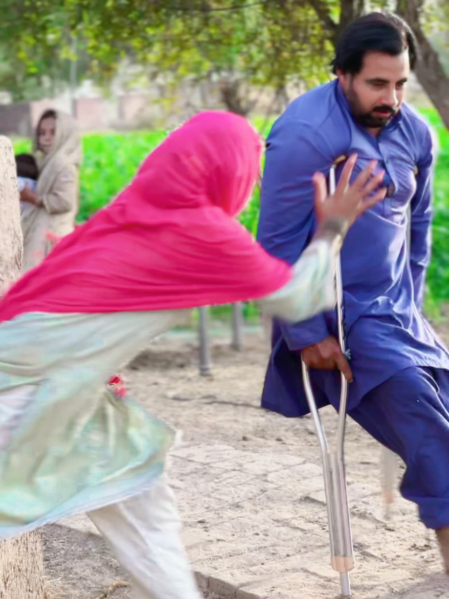 Kia pta kub mar jain is Lye hum kubhi kubhi hasi mazaq bhi kar lety hin#foruyou #viral #fyp 