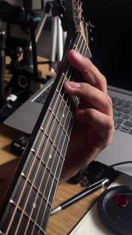 20 minutos/dia = Violão dominado 🎸 Simples assim! Quando você entra na PM Guitar Academy: 📚 120+ aulas do zero ao avançado (organizadas por nível) 👥 Grupo de suporte comigo ♾ Acesso vitalício ao conteúdo ✅ Método testado por +300 alunos Se você quer estudar e evoluir com método de verdade, o link tá na bio.🔥 #violao #guitar #professordeviolao