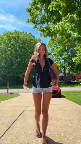 dad just asked if i painted these shorts on #OOTD 