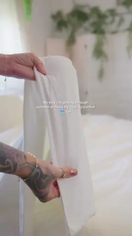 Mellow never disappoints, the cooling blanket is everything #mellow #coolingblanket #mellowblanket #tiktokshopcreatorpicks #dealsforyoudays 