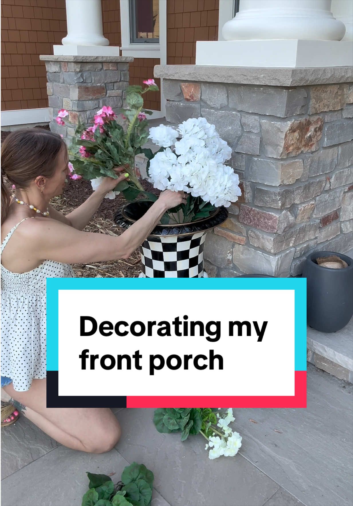 Welcome to my front porch 🌱🌸🐝 quick question… should I add a goose 👀 #outdoordecor #fakeflowers #porchdecor  
