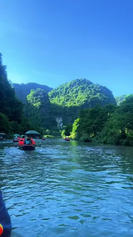 Tràng An - Ninh Bình, nơi sơn thuỷ hữu tình, lòng người an yên… #viraltiktok #dulich #trangan #canhdepthiennhien #vietnam 