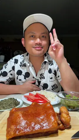 Crispy lechon belly #lechon #crispy #porkbelly #mukbang #mukbangeatingshow 