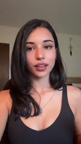 You are not lazy. You are not inconsistent. You are not lacking discipline. You’re a woman with a hormonal cycle that literally changes throughout the month. The sooner you stop expecting yourself to function the same every day, the sooner you can start working with your body instead of against it 💝 If nobody has taught you this yet, this post is for you 🥳 #woman #mentralcycle #periods 