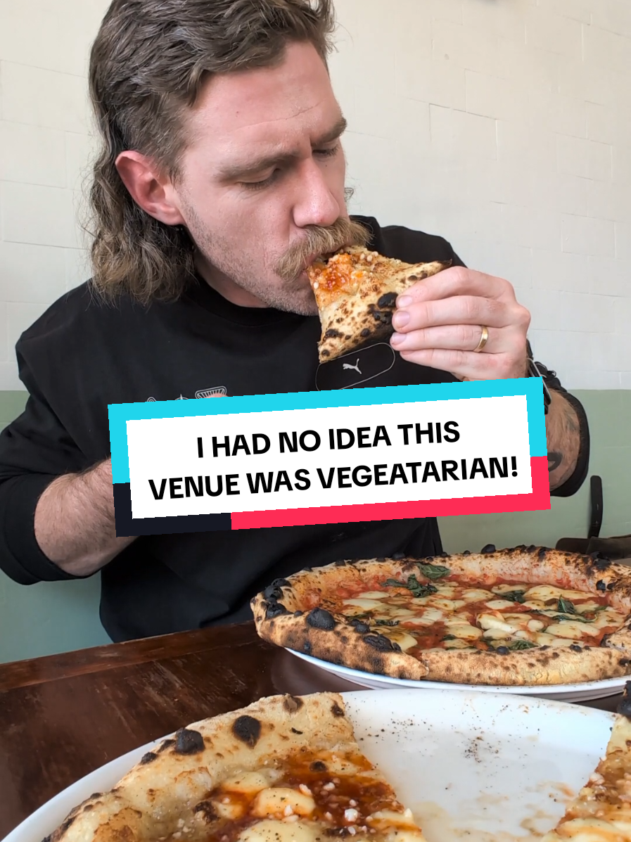 Pizza Madre and this Cacio Pepe pizza had been on my hit list for YEARS! That and the woodfired Basque cheesecake well worth the wait.... COLLAB #pizzamadre #woodfired #marrickville #vegetarian #issaceatsalot 