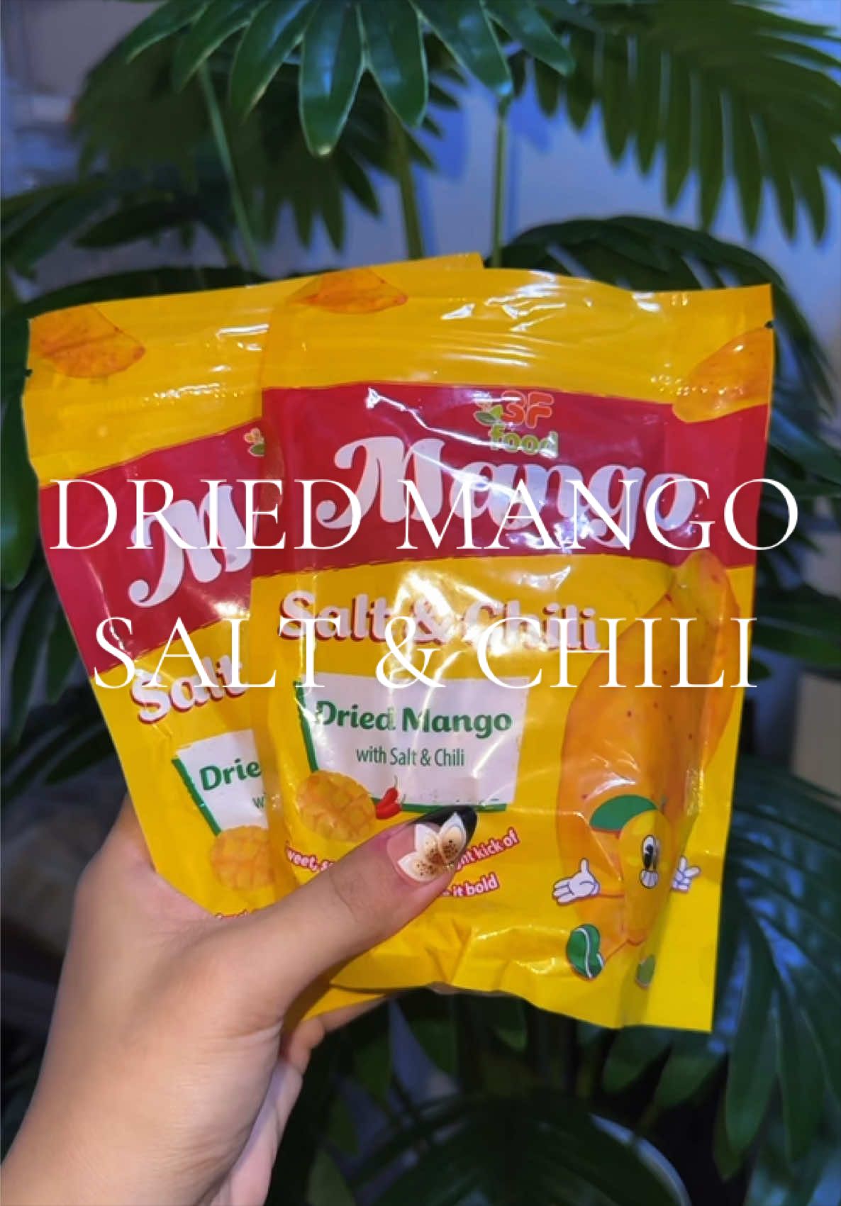 Dried mango salt and chili 🤤😋 #driedmango #driedmangowithsaltandchili #driedmangoes #driedmangosaltandchili #driedmangomukbang 