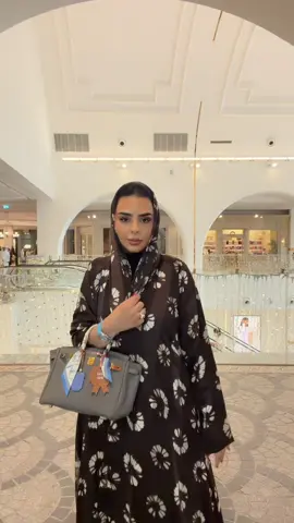 عبايتي الحلوه من لوزان @LOUZAN Arabia | عبايات فاخرة 