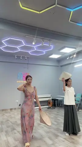 Học múa hà đông #daymuahadong #tiktoktrending #lớpmúahàđông #trendingvideo 