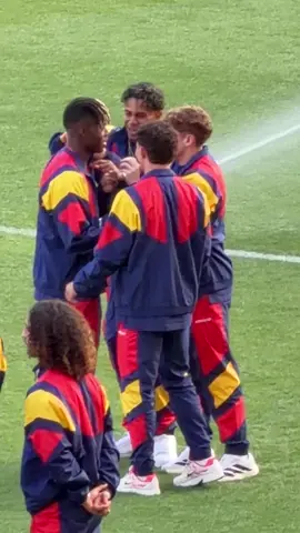 😂🇪🇸 LAMINE, VÍCTOR Y YEREMY VACILAN A NICO WILLIAMS  🎥/ @oscarollero99 