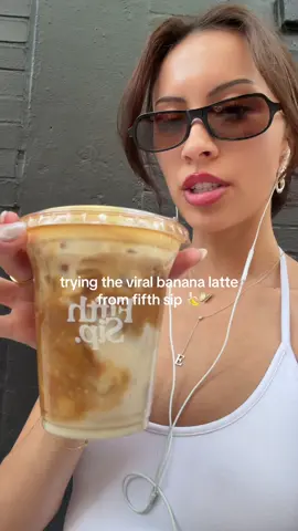 disclaimer she’s STRONG if you like sweet coffee this might not be for you 🍌 #nyceats #coffee #bananalatte 