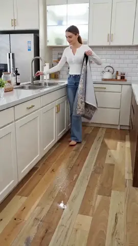 POV: Your kitchen floor just got a glow-up 🍳✨ This flannel mat is *so* soft, non-slip, and absorbs spills—plus it’s elegant decor! 🖤 #KitchenHack #HomeDecor #TikTokMadeMeBuyIt #KitchenEssentials
