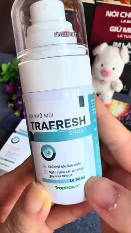 Hôi ở đâu, xịt ở đó #trafresh #xitkhumui #hoinach #hoichan #traphaco  @Hương hay ho 