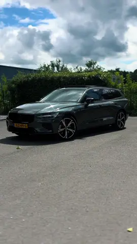 V60 T8 > 330E 🇸🇪🐐 #v60 #t8 #volvo #caredit 