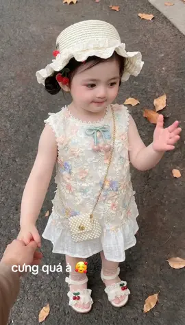 iu em lắm cành vàng lá mít của nhà 🥰🥰 #thoitrangtreem #mocnhienkid #viabeiu #beiu 