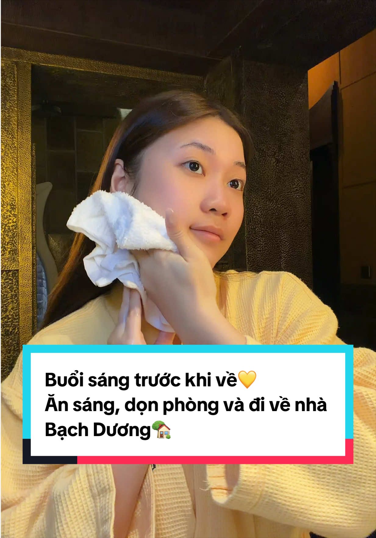 Hôm nay về giọng oki hơn r💛 Chúng mình dậy, dọn phòng lại để check-out. Ăn sáng ở Yên Tử sau đó đi về nhà Bạch Dương🏡