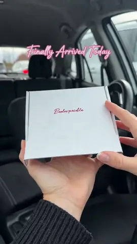 POV: Your new daily must-have just arrived 🍓🎀 This cute wallet has a wrist strap + fits EVERYTHING! #CuteWallet #DailyEssential #TikTokMadeMeBuyIt #HandheldPurse