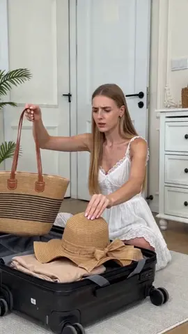 Women's Foldable Straw Hat & Handbag Set, Large Capacity Shoulder Bag, Wave Shaped Beach Sunshade, UV Protection Spf50+, Lightweight Sun Hat #beachmusthaves #womenbag #summerbags #beachbagessentials #widebrimmedhat #summerpurses #summertotebag #beachnecessities #womensfashionbags #musthavehat