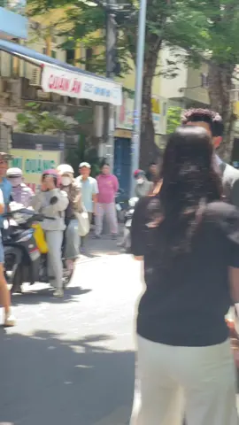 Khai trương mì cay Sasin tại Quảng Ngãi . Diễn viên Quốc Trường và ba mẹ em ấy😁#viral #viral_video #cuocsongthuongngay #trending #quoctruong 