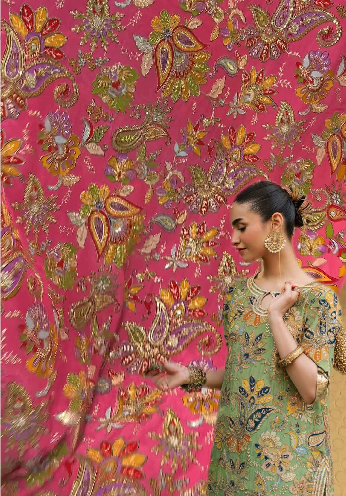 Pure Indian Armani crêpe silk fabric 👈  📍Branch 1 Shop address . Rawalpindi college Road, China market Zarjan Palaza shop number.9   📍address branch 2 Rawalpindi College Road China Market five brother Plaza Shop number B1 👈  #shopingtime #allworld #pakistani_tik_tok #american #pakistanidrama  