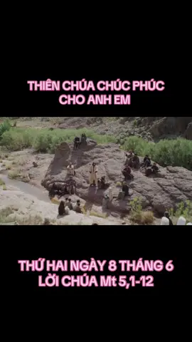 Lạy Chúa Giêsu, xin dạy chúng con biết sống theo Tám Mối Phúc Thật mà Chúa đã trao ban. Xin cho chúng con biết sống khó nghèo trong tâm hồn, luôn cậy trông vào Chúa; biết hiền lành và khiêm nhường trong lời nói cũng như việc làm; biết cảm thông, nâng đỡ những người đang đau khổ; biết khao khát điều thiện hảo và sống công chính mỗi ngày. Xin cho chúng con có trái tim biết xót thương, sẵn sàng tha thứ; có tâm hồn trong sạch để nhận ra sự hiện diện của Chúa; biết xây dựng hòa bình, hiệp nhất và yêu thương giữa mọi người; và can đảm trung thành với Tin Mừng dù gặp thử thách gian nan. Nhờ lời chuyển cầu của Thánh Phanxicô Assisi, xin Chúa chúc lành và gìn giữ chúng con, để đời sống chúng con trở nên dấu chỉ tình yêu, bình an và niềm vui của Chúa cho mọi người. Amen.