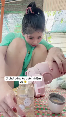 đi chơi mà nhìn khắc khổ ghê 🥲 #banhbaoday #viral #xuhuong #mebimsua #embedangyeu 