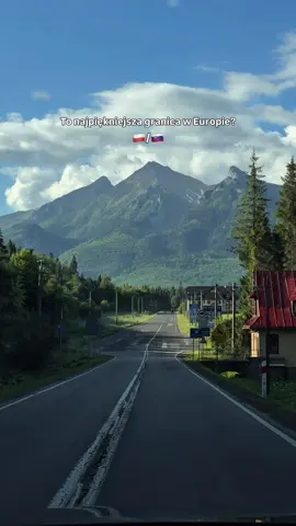 Tak wygląda granica polsko-słowacka. 🇵🇱🇸🇰 Nie wiem dlaczego, ale za każdym razem zwalniam tutaj trochę bardziej. To jeden z tych widoków, które nigdy mi się nie nudzą