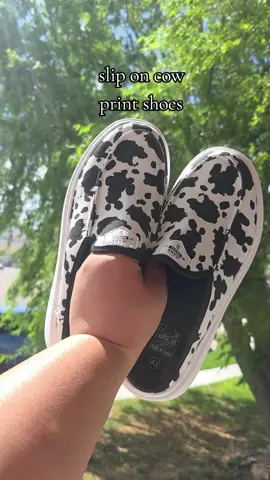 cow print slip on shoes.  #womanshoes 