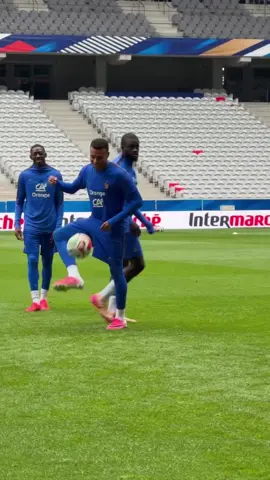 👋❤️ 🎥©️: flash759, edf 🏷️: #KylianMbappé #Mbappé #KylianMbappe #Mbappe #RealMadrid