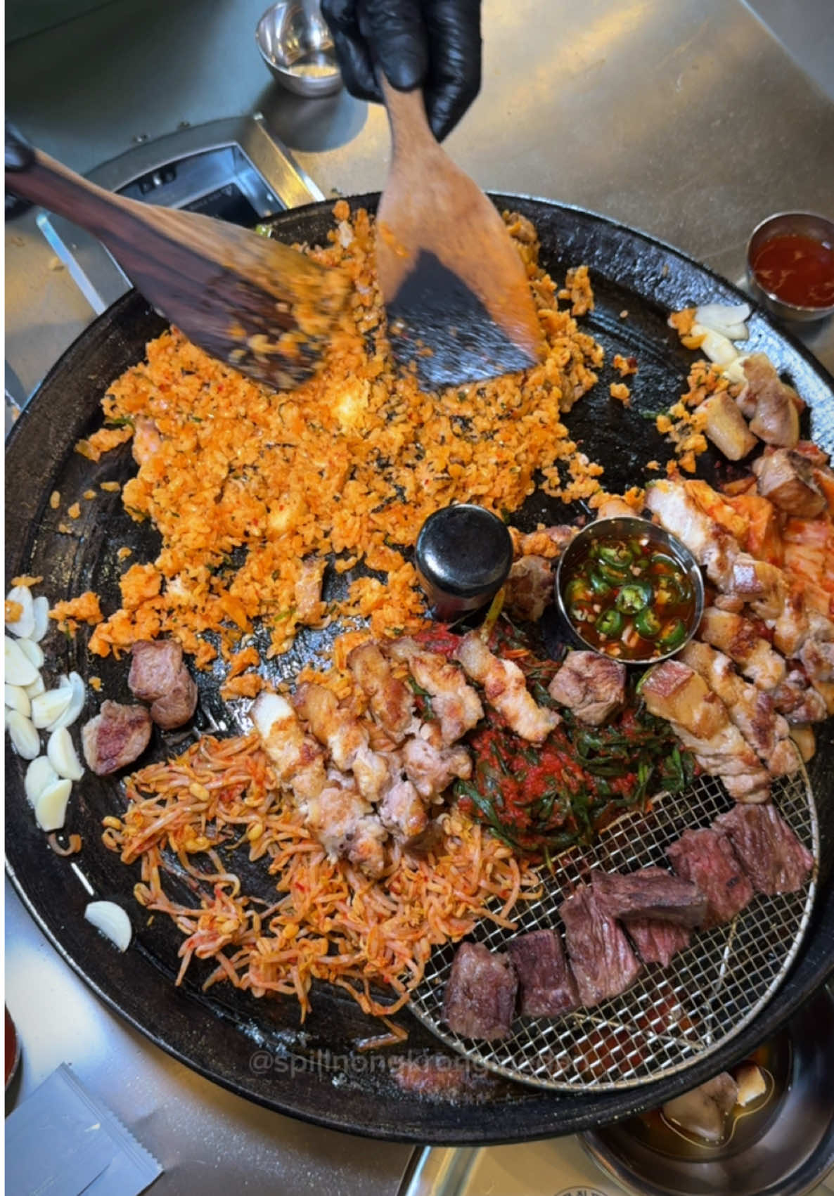 ( SAVE ) Baru buka di Medan✨Resto korea bbq AUTHENTIC punya orang korea langsung🥰  #medan #kulinermedan #makananmedan #medanreview  #creatorsearchinsights  Lokasinya sebelah yoshinoya 