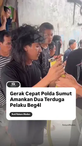 Petugas dari Jatanras Polda Sumatera Utara berhasil mengamankan dua pemuda di kawasan Pajak UKA Marelan. Menurut informasi yang beredar, keduanya diduga terlibat dalam sejumlah aksi kriminal yang terjadi di wilayah Hamparan Perak dan kawasan Medan Utara. Proses penangkapan tersebut sontak menarik perhatian warga sekitar yang terkejut melihat kehadiran aparat di tengah aktivitas pasar. Hingga saat ini, pihak berwenang masih melakukan proses hukum dan pendalaman lebih lanjut terkait kasus tersebut.