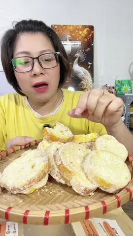 Bánh mì sấy kem trứng Chabe food. #taphoangocgia #chabefoods #banhmisaygion #monngonmoingay #doanvat 