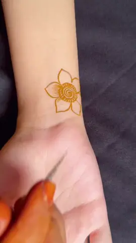 #hafsahenna 