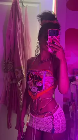 Do yk ball??? 💞 #fyppppppppppppppppppppppp #fypシ #iwanttogoviralthisweekontiktok #fashiontiktok 