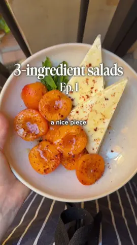 Apricots + feta + mint, dressed with Aleppo chili, honey, salt Halve the apricots and remove their pits, then toss with salt and leave to sit a few minutes. Put big slices of feta in your bowl and when the apricots are starting to glisten, pour those over. Tear fresh mint leaves and add those in. Sprinkle over chili flakes and drizzle with lots of honey.  More 3-ingredient salads coming your way soon 🍑