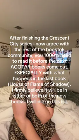 Been MIA recently but I’m back 👏🌙 #BookTok #bookish #crescentcity #acotar #sarahjmaas 