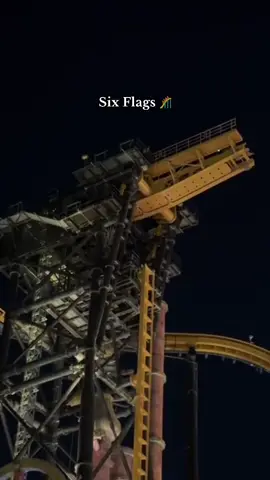 اقسم بالله يا ان فيها متعه مو طبيعيه ، بس لا احد يسأل كيف ركبتها 🤣💔 #القدية #sixflags #الرياض#راتلر_القدية 