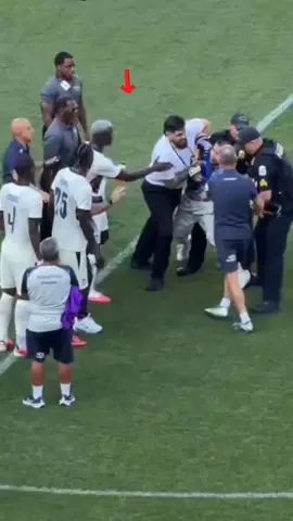 Moisés Caicedo once again proved that humanity and compassion can still prevail, even in the heart of a high-level football event. #caicedo #ecuador #guatemala #worldcup #humanity 