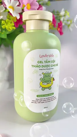Tắm cho bé điều tui quan tâm nhất là sự dịu nhẹ. 🌿 May mà tìm được em gel tắm gội thảo dược này, làm sạch nhẹ nhàng mà mùi thơm cũng dễ chịu nữa. 💚 #LovinSkin #GelTamGoiChoBe #ChamSocBeYeu #MeVaBe #ReviewMeBe