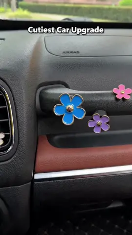 Cute Flower Shaped Car Air Outlet Decoration, Clip-On Car Air Freshener Perfume Ornament, Girly Car Accessories for Women, 90s Fall Decor #caraccessoriesforwomen #accessoriesforcar #caraccessorymusthave #caraccessoriesforgirls #girlcaraccessories #girlydecalsforcar #prettyartificialflowers #autoessentials #aestheticcaraccessories #giftsforthehome